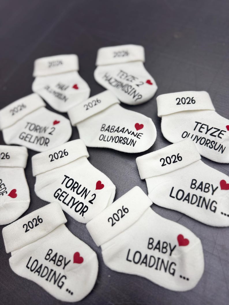 Babysocke mit Geburtsjahr zur Schwangerschaftsverkündung oder Babybauchshooting deutsch/türkisch, onkeltobe, du wirst Opa, du wirst Oma Bild 3