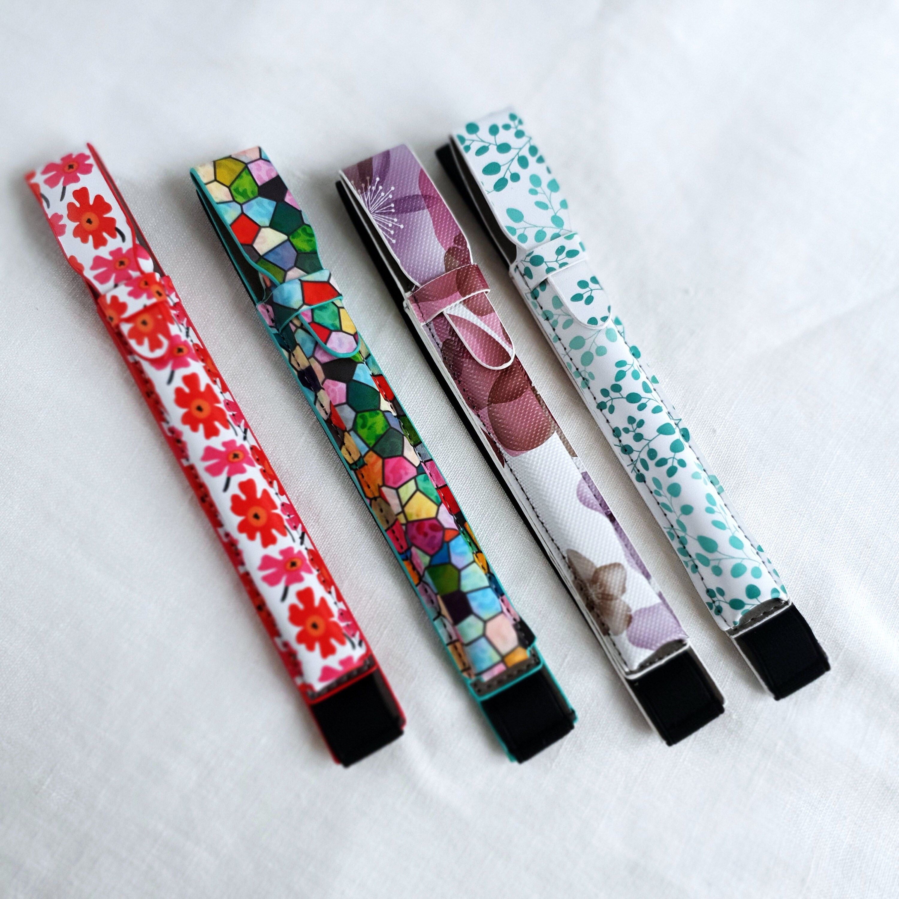 Pen Holder for Bullet Journal/Planner/Sketchbook, Straps to Journal Cover, Suitable for Standard Pen, 19*2cm, Very Sturdy, Vegan Leather