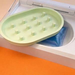 Comedero plano (apto para lavavajillas) para combinar con almohadilla de enfriamiento para comederos automáticos SureFeed® | Impreso en 3D