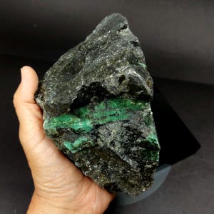 Emerald Rough Rock 1kg | Natural Green Crystal from Bahia Brazil | Collector Mineral