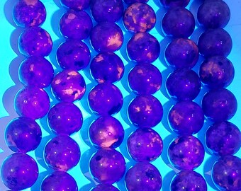 Yooperlite Gemstone Beads: UV Reactive Round Stone Strand 7.5"
