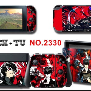 Peut inclure: Une console Nintendo Switch et ses accessoires avec un design rouge et noir de style anime. L'image comprend la console Switch, les manettes Joy-Con et une station d'accueil, le tout avec des illustrations assorties. Le texte "SWITCH + TV NO.2330" est également visible.