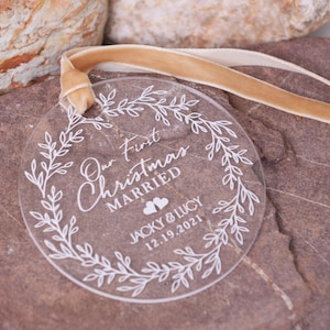 Eerste kerst Mr & Mrs Ornament, getrouwd bruiloft ornament, aangepaste verlovingsfeest cadeau, gepersonaliseerde paren ornament, huwelijkscadeau
