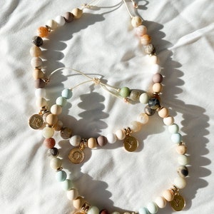 Collier chien personnalisé / collier de perles / collier prénom / pierres naturelles / cadeau / perles en bois image 8