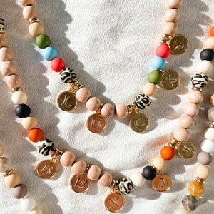 Collier chien personnalisé / collier de perles / collier prénom / pierres naturelles / cadeau / perles en bois image 7