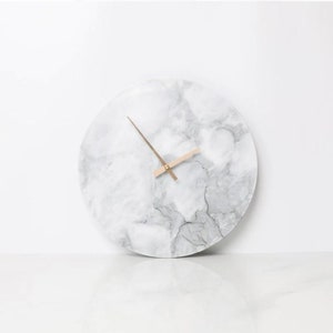 WhiteAbstractEpoxyResinWallClockForHomeDecor