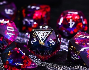 ボルカニックパープル リキッドコア DnD ダイスセット（D&D ギフト用）、ダンジョンズ＆ドラゴンズ ダイスセット（DnD ギフト用）、リキッドコア マジック ザ ギャザリング ダイス