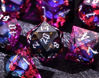 Volcanic purple Liquid Core DnD Dice Set for Role Playing Games, Full Dungeons and Dragons Dice Set for DnD Gifts, Resin Moon D&D Dice Set