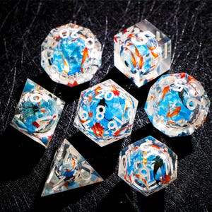 Mystery Liquid Core DnD-tärningsset för rollspel, blandade kompletta Dungeons and Dragons-tärningsset för Dnd-present, färgglatt D- och D-tärningsset