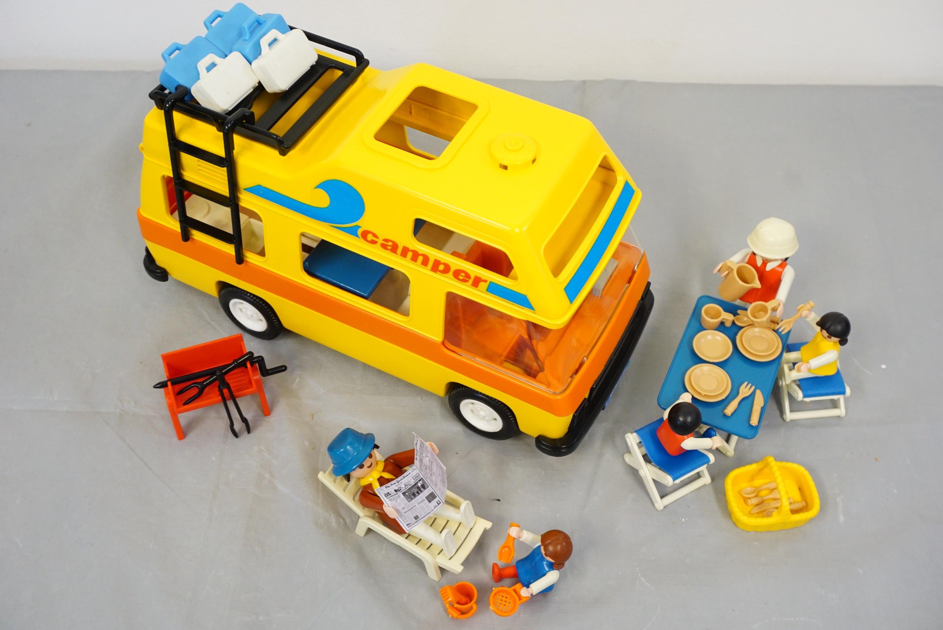VINTAGE,70sMATCHBOX,VOLKSWAGEN CAMPER,美品 Vintage Playmobil 3148 Camper Van / Mobile Home Set (1986