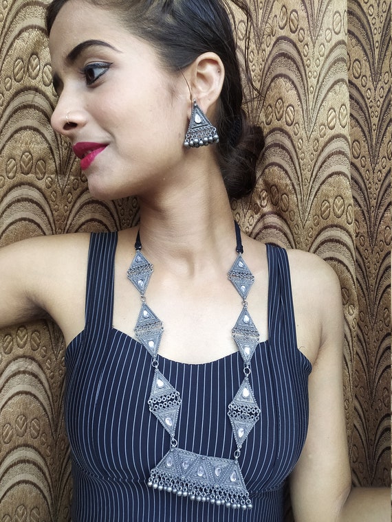 8 Celebs Shows How Right Jhumkas Can Elevate Your Dressing Style! | Silver  jewelry fashion, Black metal jewelry, Silver jewellery indian