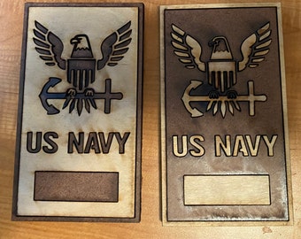 ヴィンテージ US Navy エンブレム 木製 盾 手彫り 英国製 U.S.N. Mustang Crest and Text - Etsy