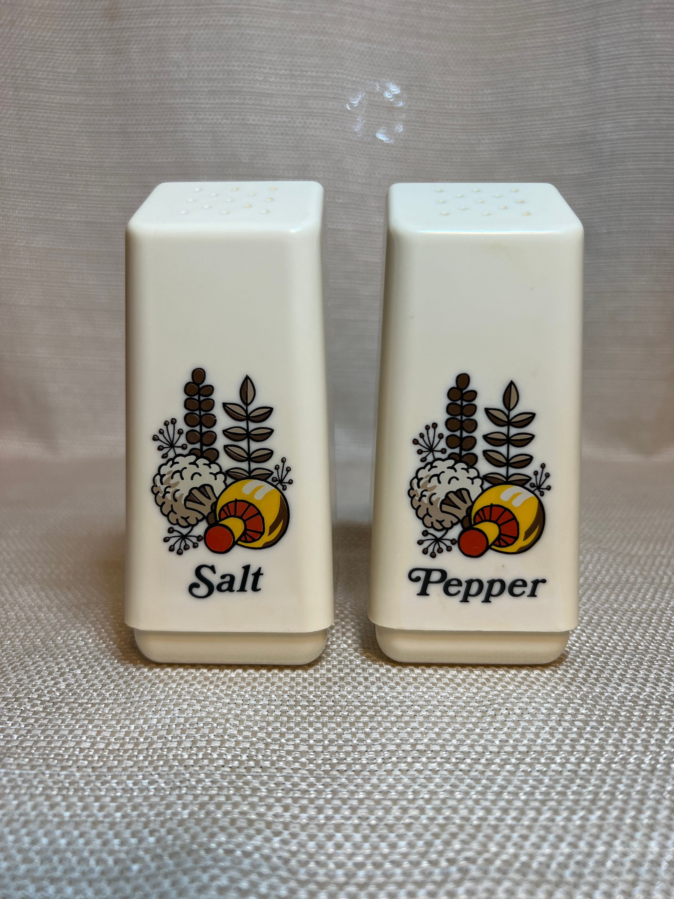 Rubbermaid 1970s Plastic Salt and Pepper Shakers W/original Stoppers. 