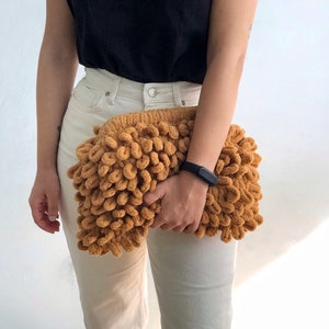 Beige Puffy Cloud Purse for Women, Knitting Teddy Pouch Clutch Dumpling Bag, Winter Luxury Fluffy Wool Bag