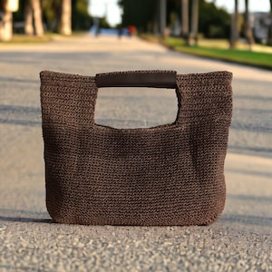 Chic Straw Beach Tote Bag, Brown Crochet Raffia Market Bag, Summer Shoulder Bag For Women