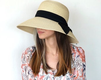 Cappello di paglia beige a tesa larga in stile vintage, elegante protezione solare, cappello da sole per le vacanze da donna, cappello Panama pieghevole