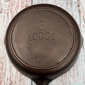 Vintage Lodge 8 Arc Logo Cast Iron Basting Lid 