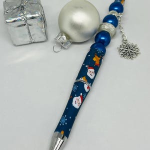 Blauer Weihnachtsmann Perlenkugelschreiber mit Schneeflocke / perfekt als Weihnachtsgeschenk geeignet