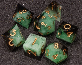 dados dnd set / Conjunto de dados D&D de resina verde negra / Conjunto de dados de borde afilado de resina hecho a mano / Conjunto de dados de juego de roles / Conjunto de dados de resina poliédrica