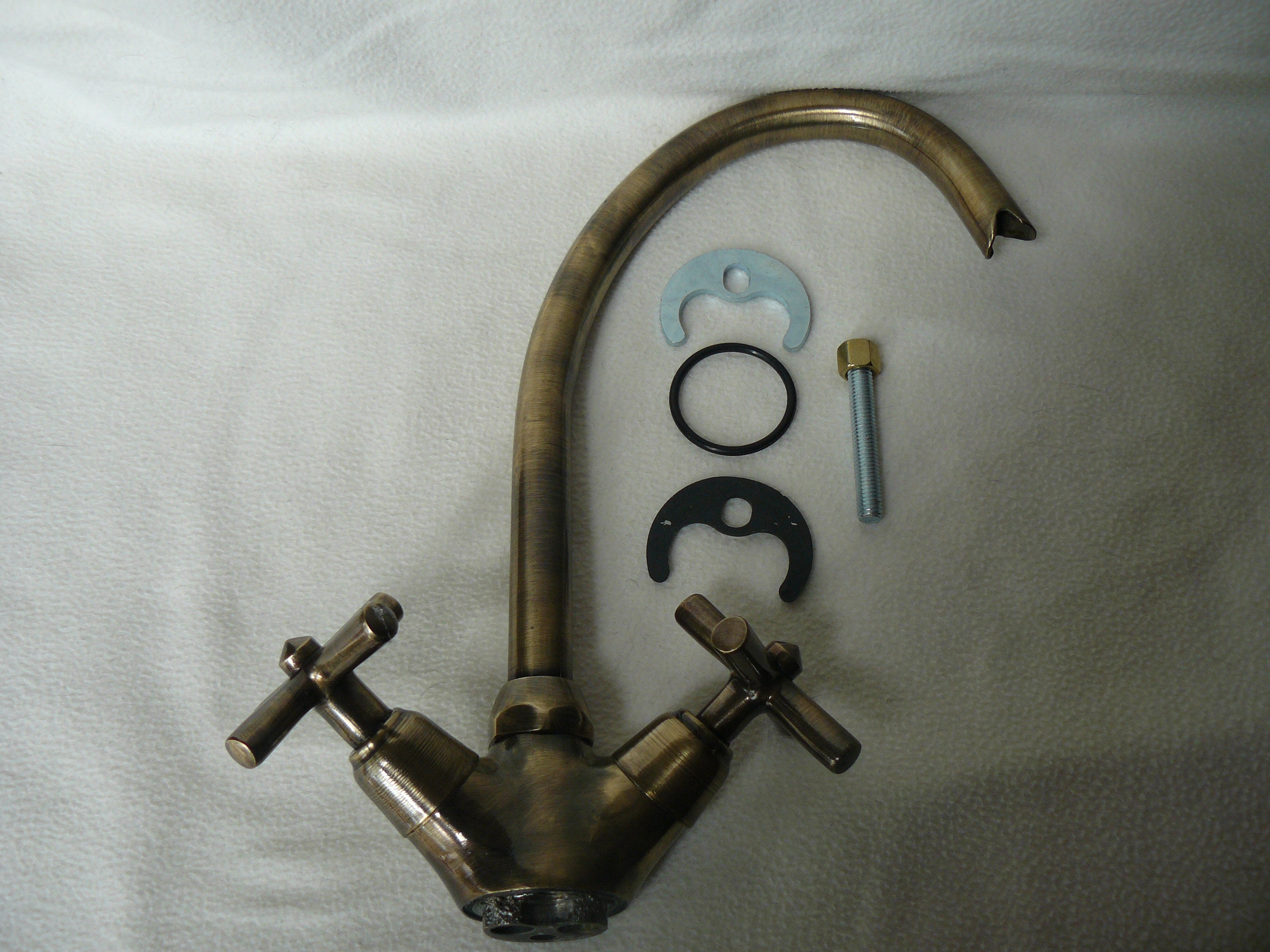 Robinet mitigeur col de cygne pour lavabo salle de bain