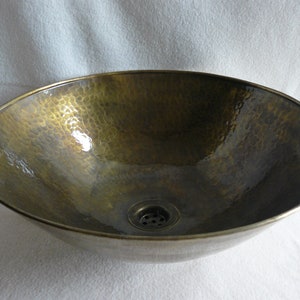 Moroccan round bronze patinated copper sink 35 cm - countertop / Round metal washbasin on worktop / Retro country bathrooms