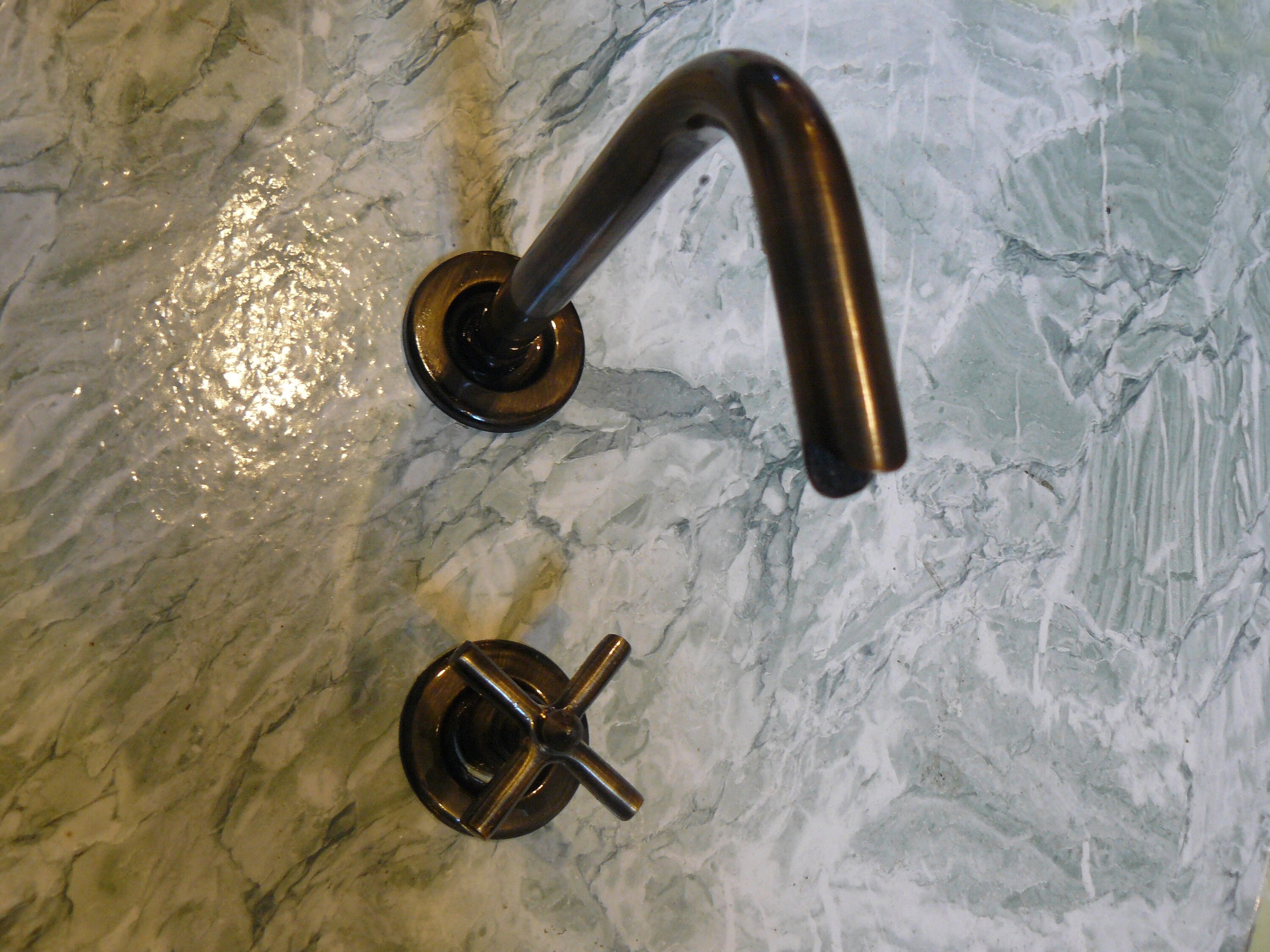 Robinet Eau Froide Mural Croisillon Laiton Patiné Bronze, 1 Tête Mécanisme Céramique 1/4 Tour - Robi