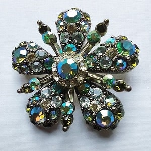 Joan Rivers Star Flower Brooch