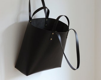 shopper in pelle nera | cucito a mano | borsa tote in pelle sostenibile