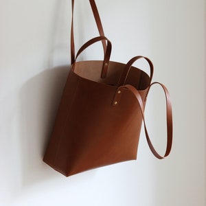 acheteur en cuir marron | sac fourre-tout en cuir durable | cousu main