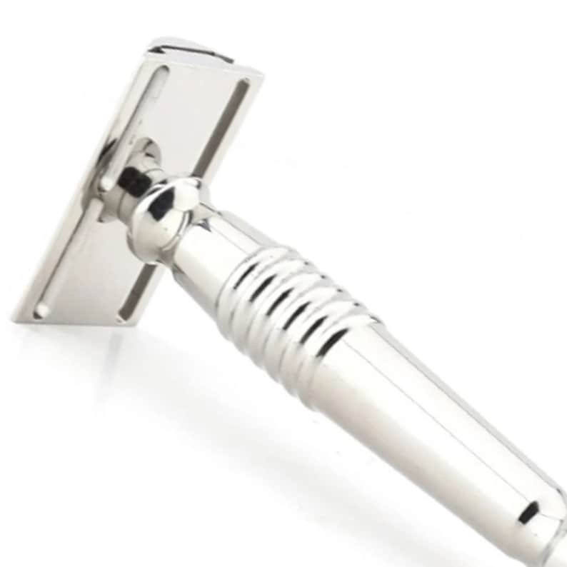 High quality classic double edge safety razor with long handle made of stainless steel, the best safety razor for men image 3