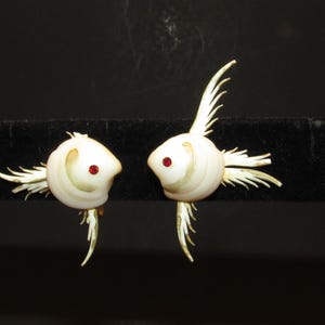 Vintage Fish Shell Screw Back Earrings Pin Up Vintage Tiki Shell Earrings
