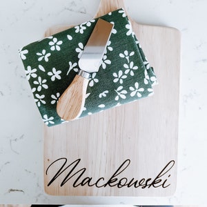 Tabla de Charcutería, Tabla de Servicio Personalizada con Mango, Recién Casado, Tabla de Quesos, Regalo de Despedida de Soltera, Regalo de Compromiso, Regalo de Cierre