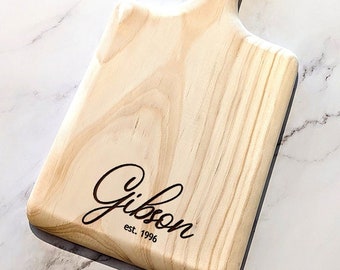 Engraved Wooden Cheese Board, Custom Cutting Board with Handle, Charcuterie Board, Serving Tray, Wedding Gift, Engagement Gift, Engraved Git