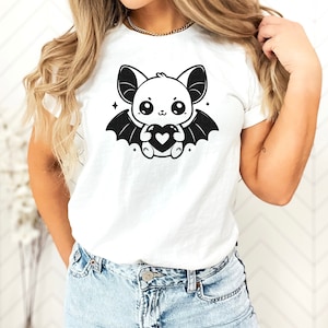 Adorável Morcego Segurando Um Coração SVG, Morcego PNG, Dia dos Namorados SVG, Clip Art de Morcego, Design de Camiseta Svg