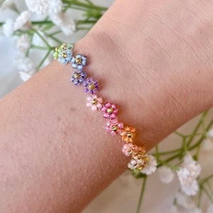 Braccialetto floreale con arcobaleno Bracciali di perline bracciale fatto a mano Motivo floreale a zig zag braccialetto margherita immagine 3