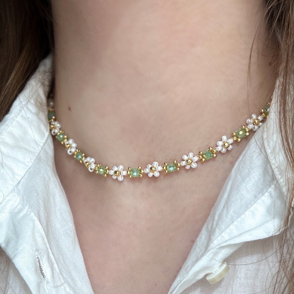 Collana girocollo con fiori | collana di perline verdi| collana donna | Collana floreale | collana margherite | collana primaverile