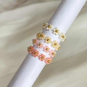 Anelli con fiori di perline anello floreale anello con perline anello anallergico anello donna anello personalizzato immagine 4