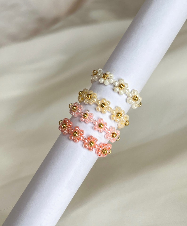 Anelli con fiori di perline anello floreale anello con perline anello anallergico anello donna anello personalizzato immagine 4