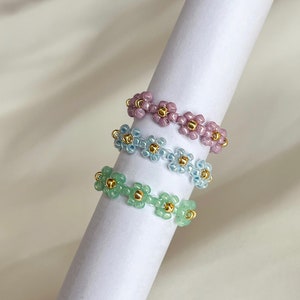 Anelli con fiori di perline anello floreale anello con perline anello anallergico anello donna anello personalizzato immagine 5