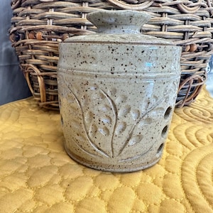 Misfit Garlic Storage, Imperfect Garlic Keeper, Fully Functional Discounted Pottery