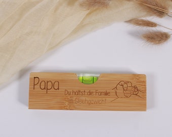 Geschenk für Männer Wasserwaage mit Flaschenöffner personalisiertes Geschenk für Papa Vatertag Geschenk Richtfest Einzug Geschenk