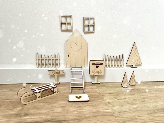 Wooden elf set for a magical Christmas time with the Christmas elf