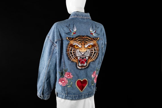 グッチ　虎ペイント　デニムジャケット Gucci Denim Jacket Tiger Embroidered Tiger Denim Jacket: Old