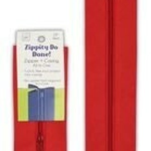 Puede incluir: Cremallera roja con un tirador de cremallera y una etiqueta que dice "Zipper On Panel" en texto azul.