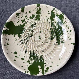 Rallador de ajos de cerámica española, plato rallador de jengibre de cerámica en una variedad de colores y diseños. green splatter