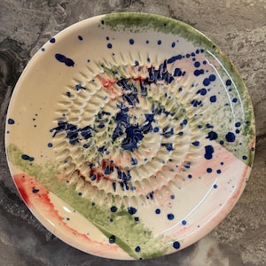Rallador de ajos de cerámica española, plato rallador de jengibre de cerámica en una variedad de colores y diseños. colourful splatter