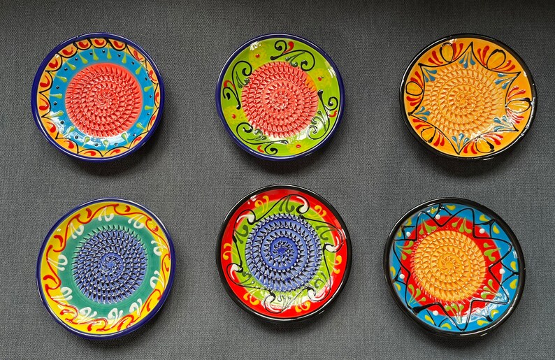 Spanish Pottery Garlic Rasp, Ginger, Chocolate, Nutmeg Grater - Green ...