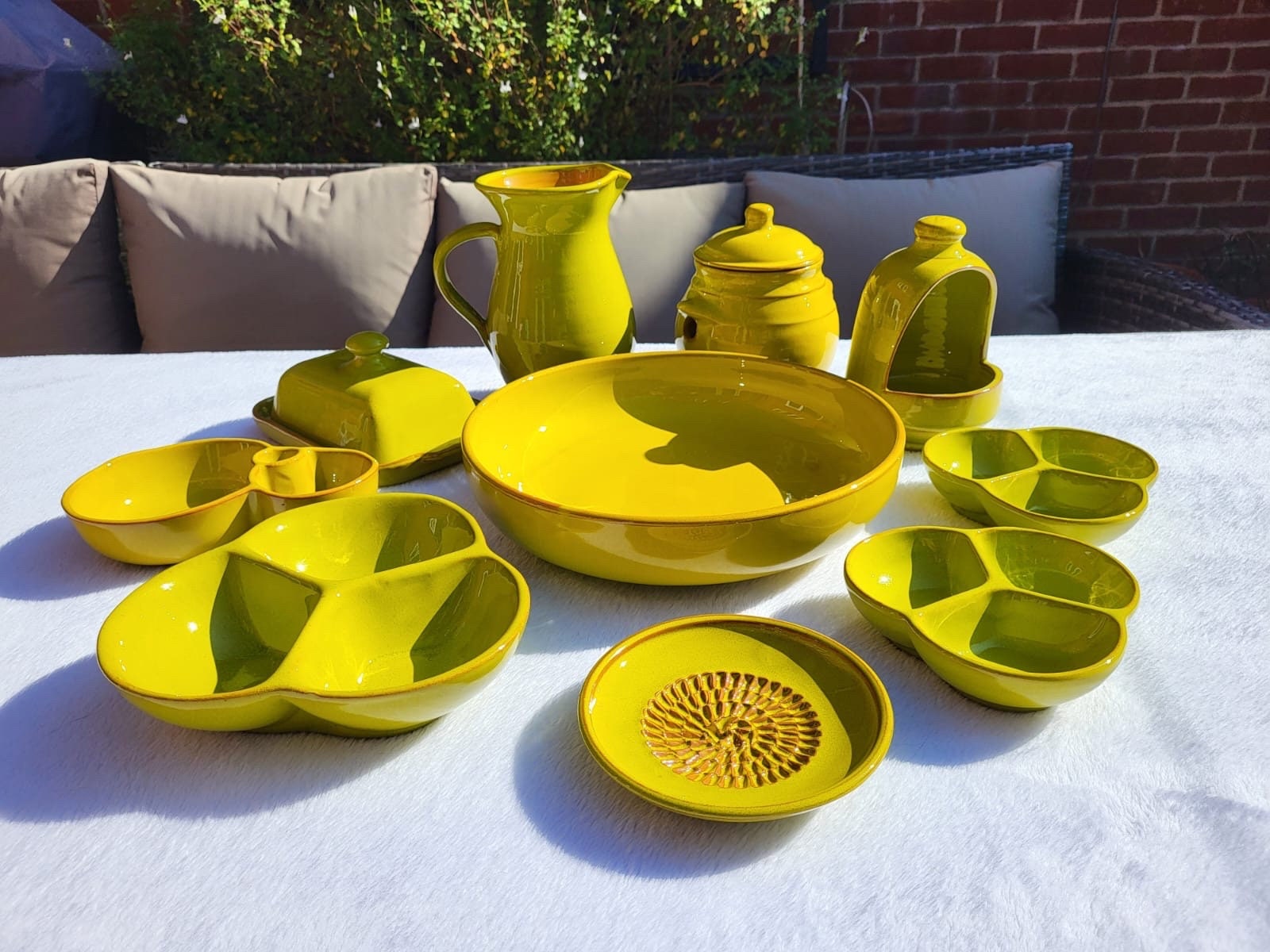 Pottery Rasps Spanish Pottery Garlic Rasp, Ginger Grater Lime Green Ceramic Plate ...