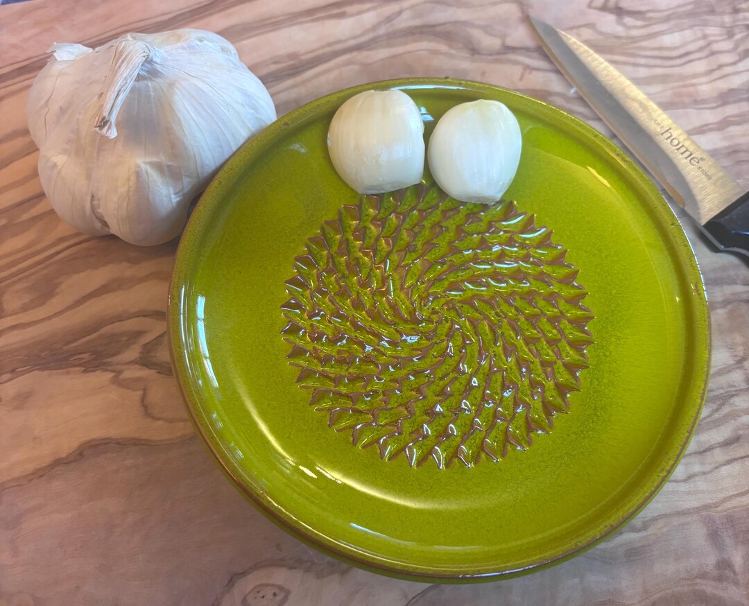 Pottery Rasps Spanish Pottery Garlic Rasp, Ginger Grater Lime Green Ceramic Plate ...
