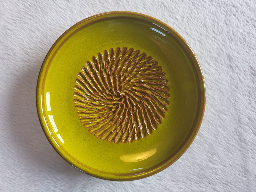 Spanish Pottery Garlic Rasp, Ginger Grater Lime Green Ceramic Plate ...